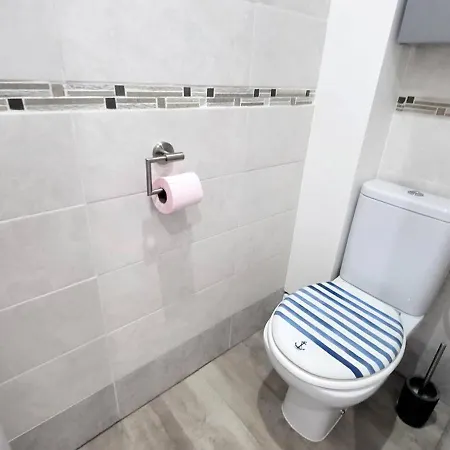 Apartment T2 Renove Climatise Avec Jardin, Proche Plage, Parking Securise - Fr-1-316-174 Six-Fours-les-Plages