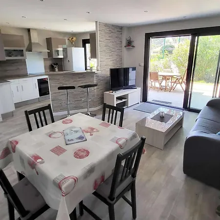 Apartment T2 Renove Climatise Avec Jardin, Proche Plage, Parking Securise - Fr-1-316-174