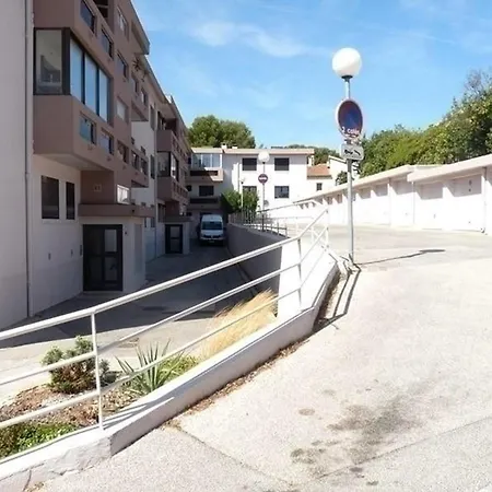 T2 Renove Climatise Avec Jardin, Proche Plage, Parking Securise - Fr-1-316-174 Apartment *